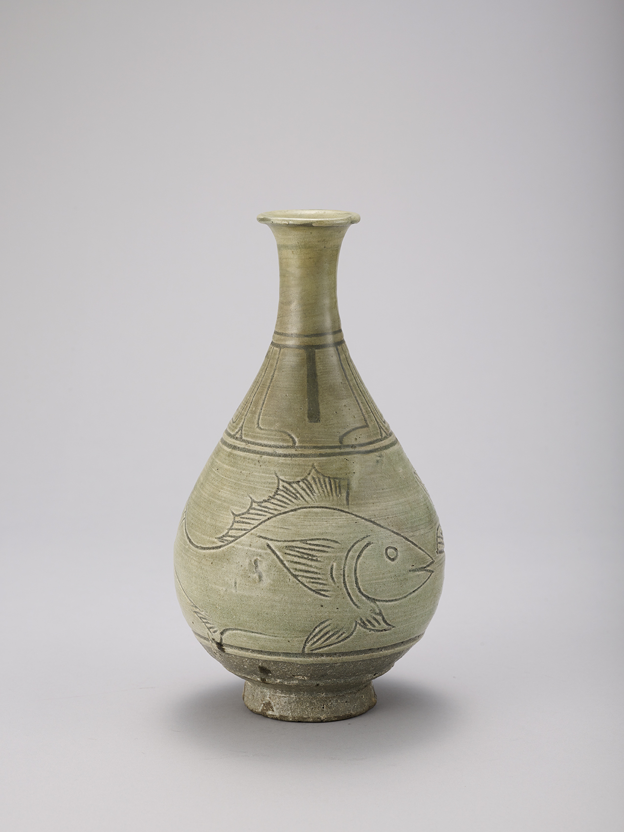 분청사기 조화 물고기무늬 병